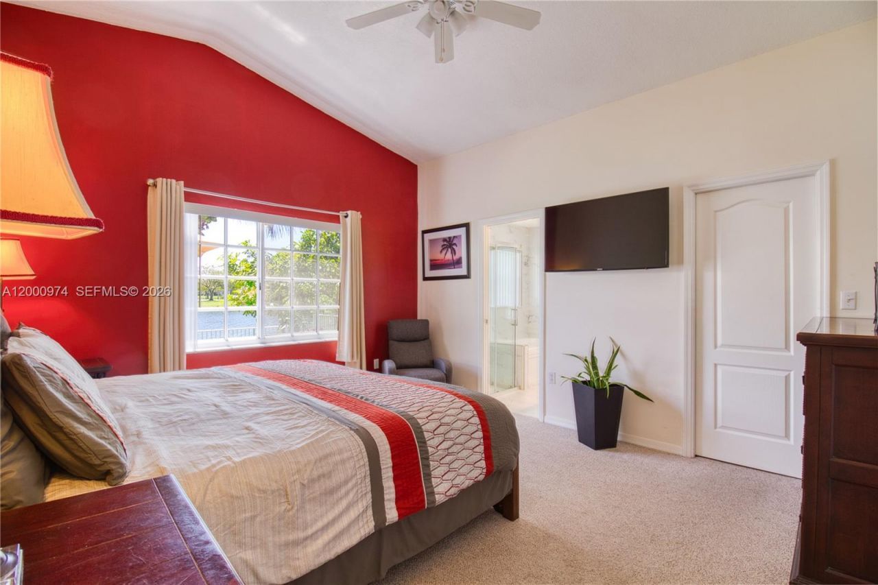 17676 SW 6th Ct, Pembroke Pines, FL 33029 Photo