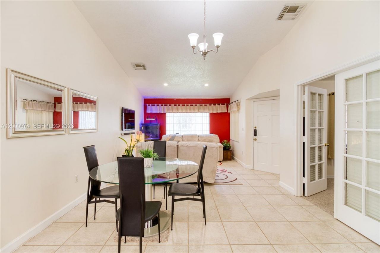 17676 SW 6th Ct, Pembroke Pines, FL 33029 Photo