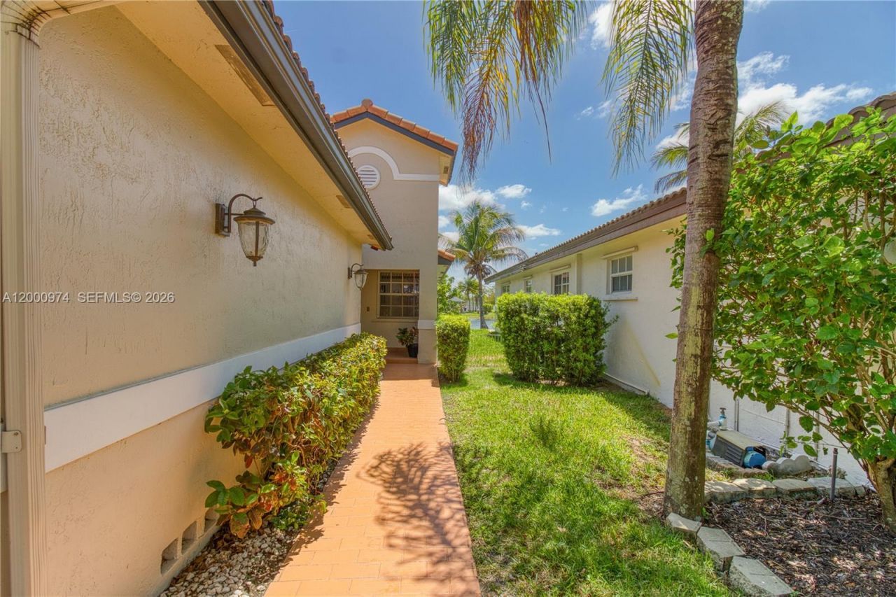 17676 SW 6th Ct, Pembroke Pines, FL 33029 Photo