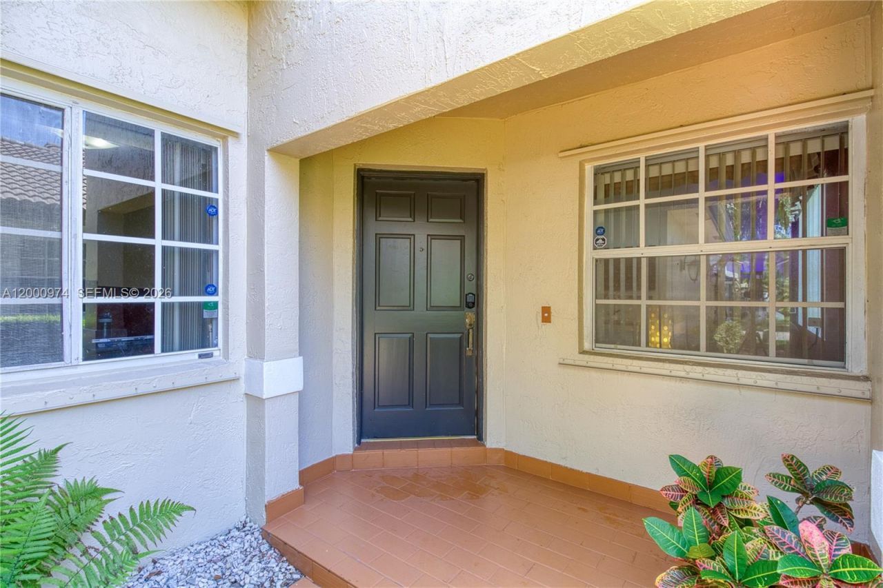 17676 SW 6th Ct, Pembroke Pines, FL 33029 Photo