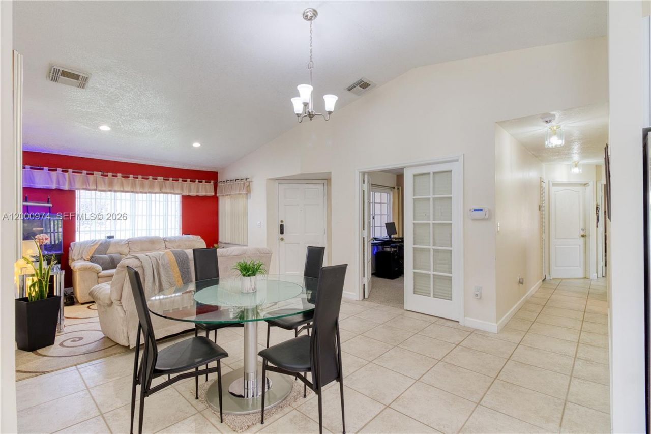 17676 SW 6th Ct, Pembroke Pines, FL 33029 Photo