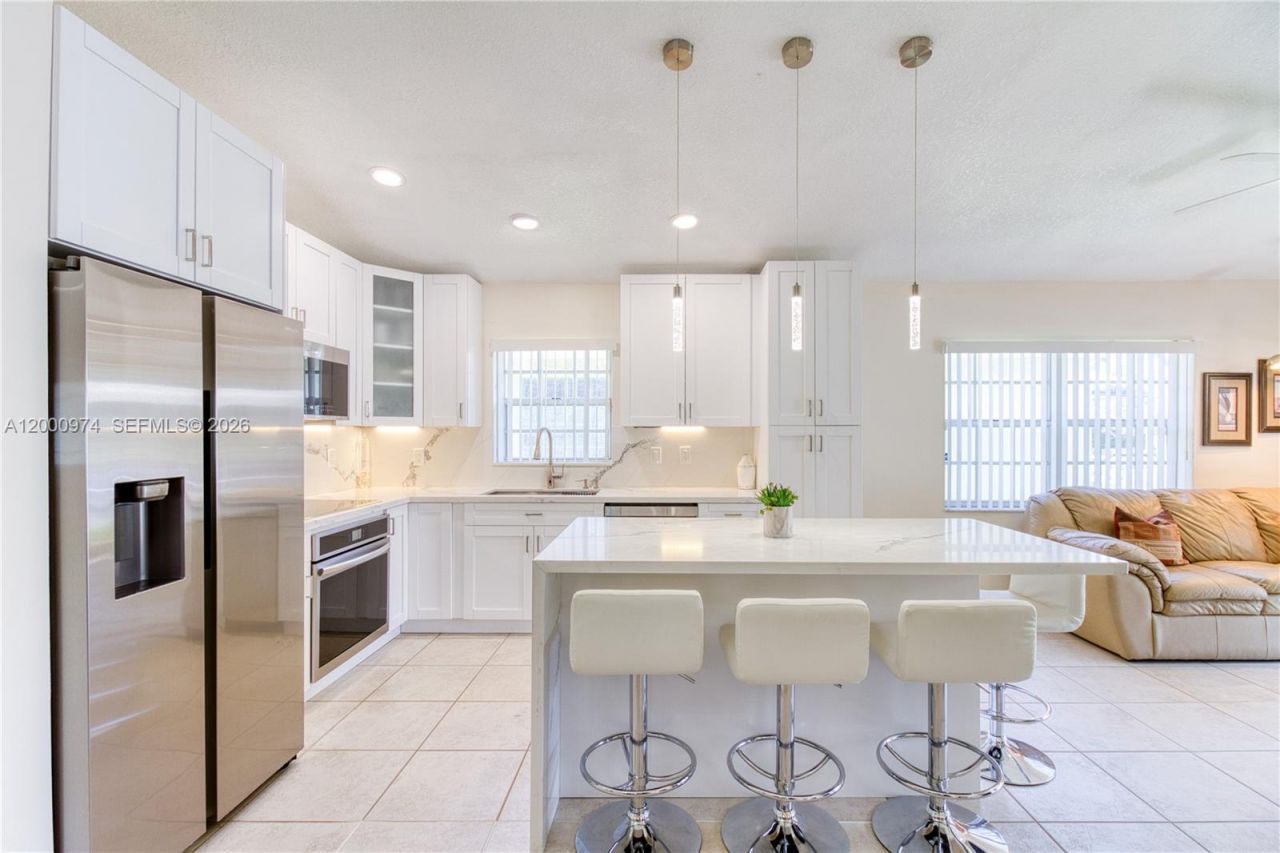 17676 SW 6th Ct, Pembroke Pines, FL 33029 Photo