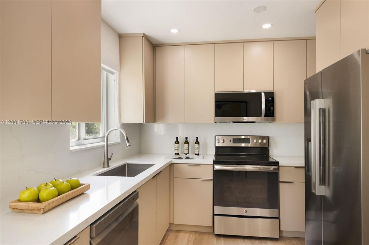 2332 SW 19th Ter, Miami, FL 33145 Photo