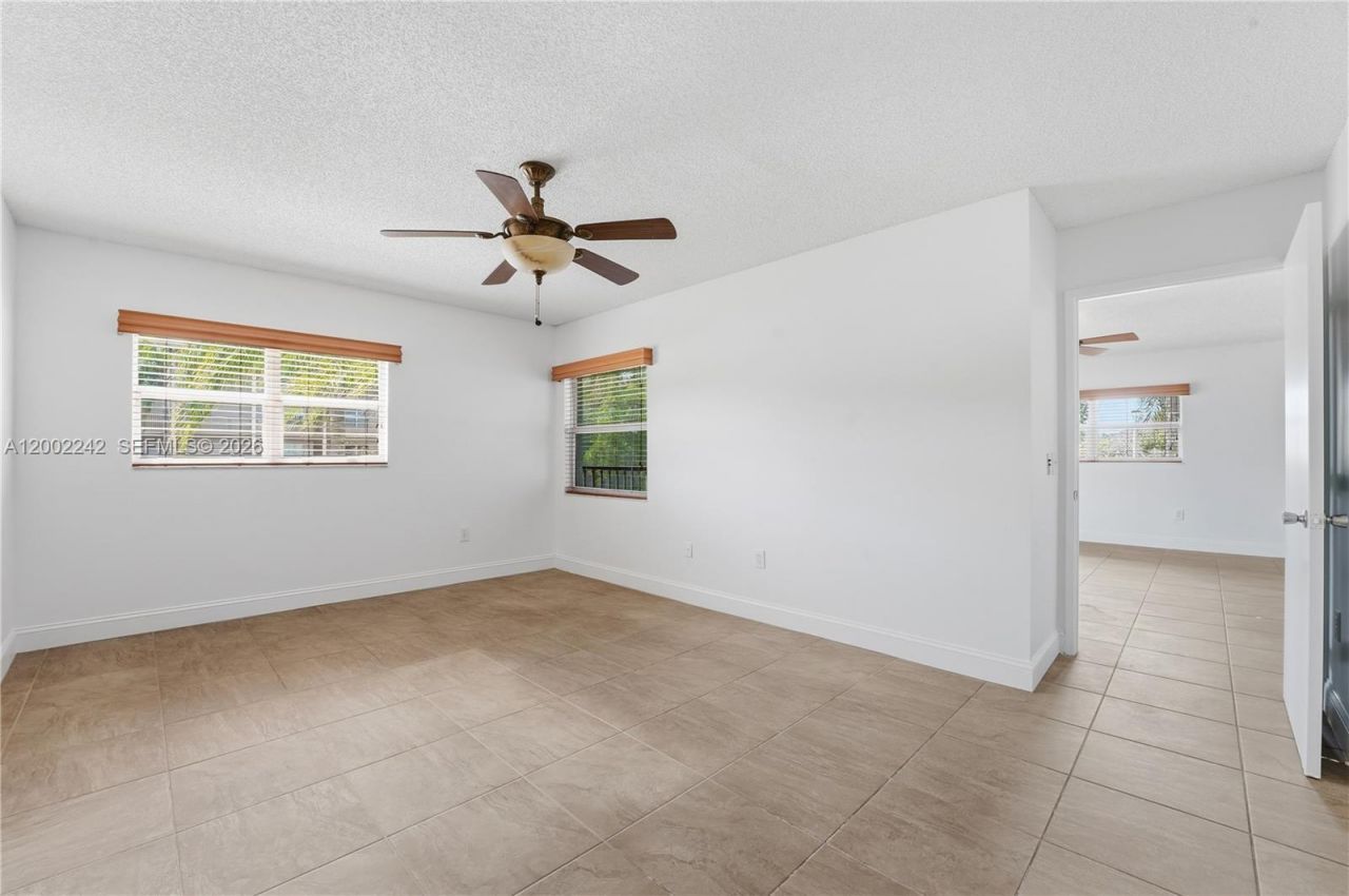 700 SW 137th Ave, Unit 215H, Pembroke Pines, FL 33027 Photo