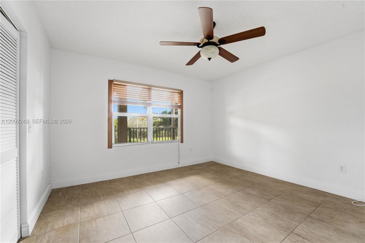 700 SW 137th Ave, Unit 215H, Pembroke Pines, FL 33027 Photo