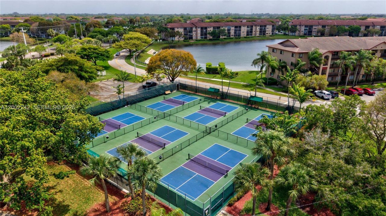 700 SW 137th Ave, Unit 215H, Pembroke Pines, FL 33027 Photo