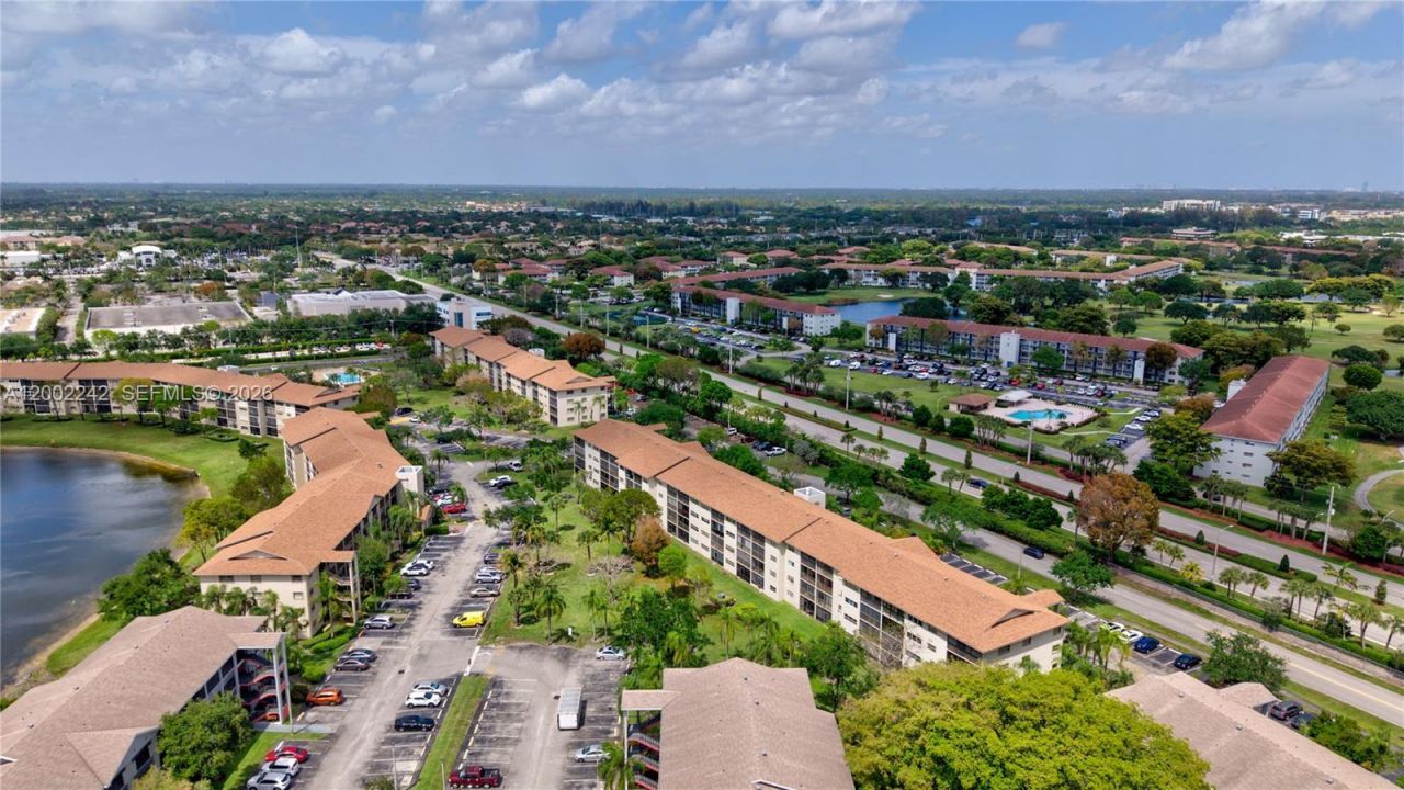 700 SW 137th Ave, Unit 215H, Pembroke Pines, FL 33027 Photo
