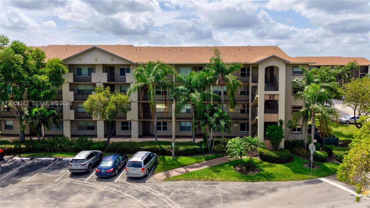 700 SW 137th Ave, Unit 215H, Pembroke Pines, FL 33027 Photo