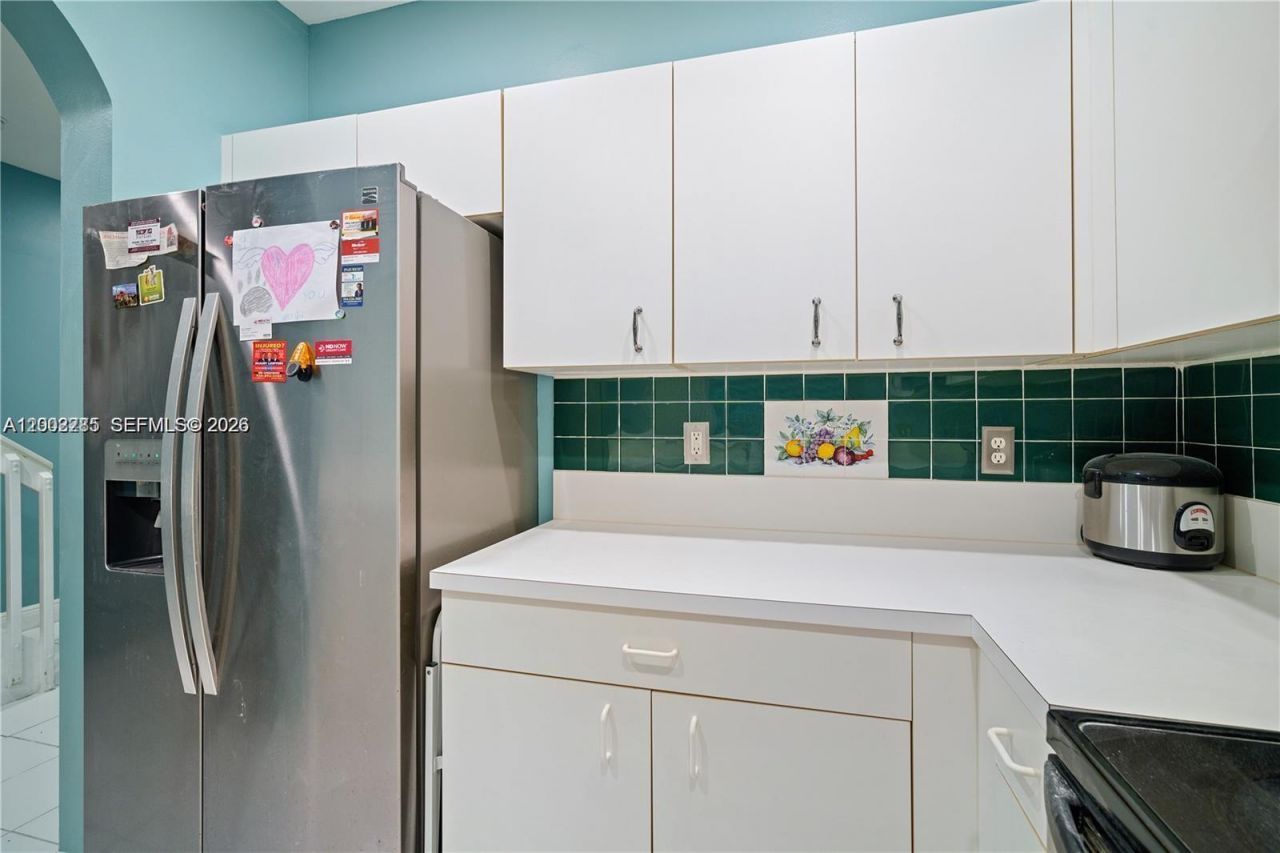 12111 SW 5th Ct, Unit ROOM, Pembroke Pines, FL 33025 Photo