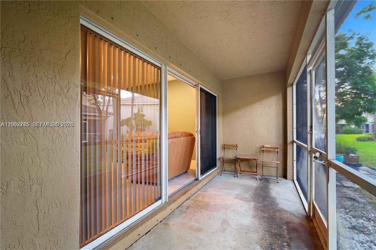 12111 SW 5th Ct, Unit ROOM, Pembroke Pines, FL 33025 Photo