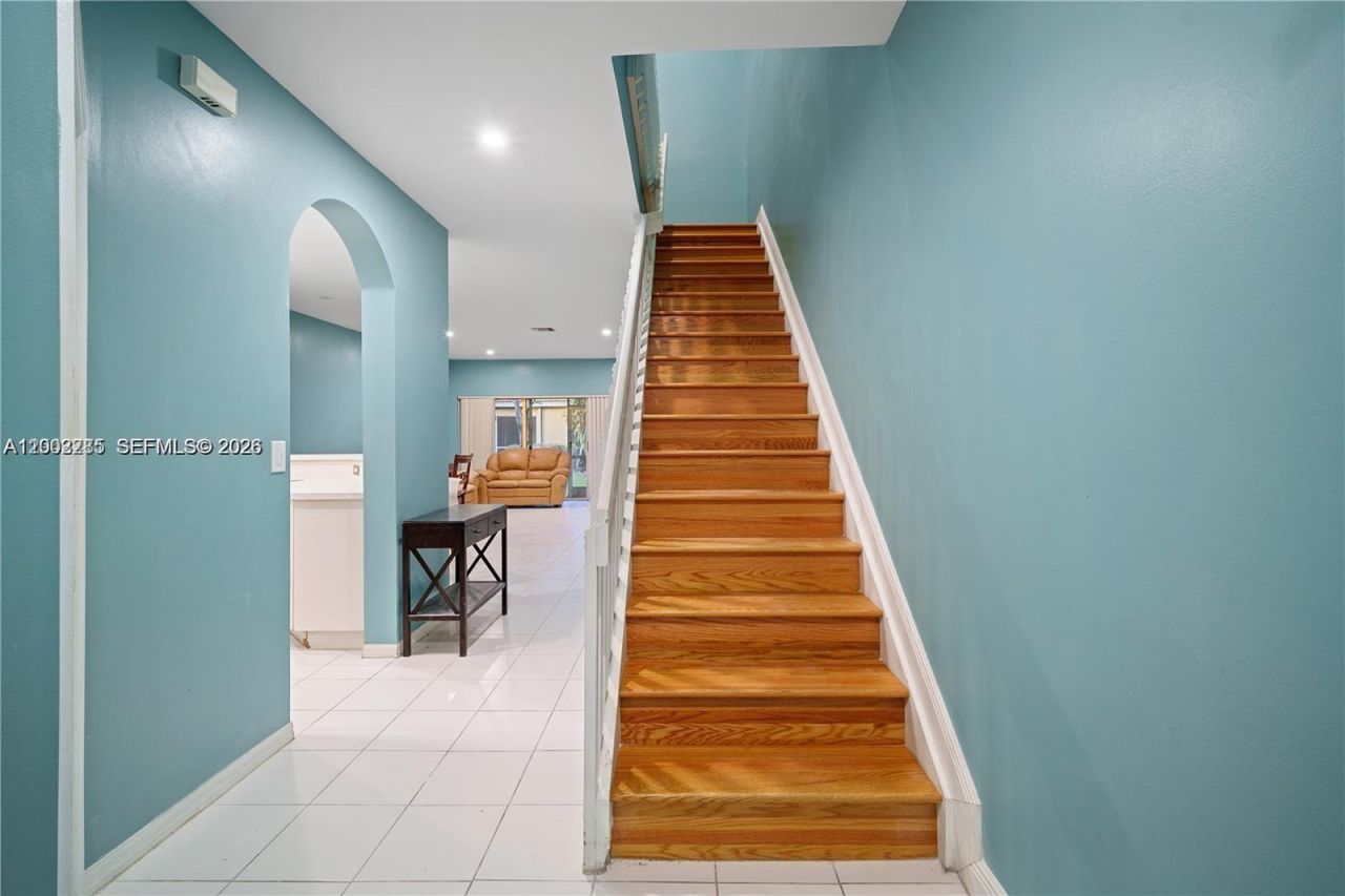 12111 SW 5th Ct, Unit ROOM, Pembroke Pines, FL 33025 Photo