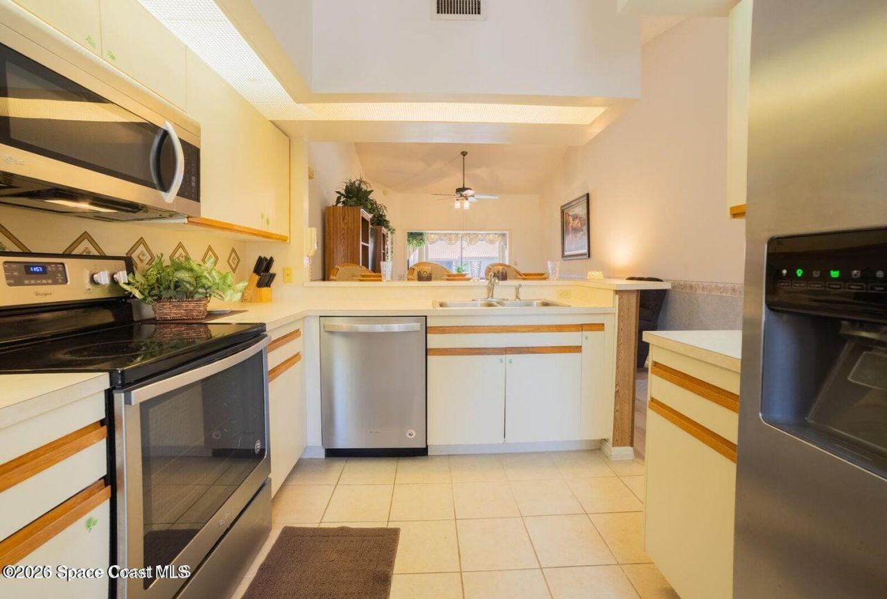 1095 Country Club Boulevard, Unit 725, Titusville, FL 32780 Photo