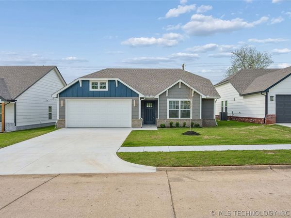 1121 E Cherry Street , Cushing, OK 74023