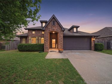 8852 E 138th Street S, Bixby, OK 74008