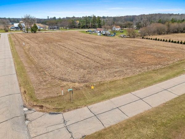 KINGFISHER LANE, Oconto Falls, WI 54154