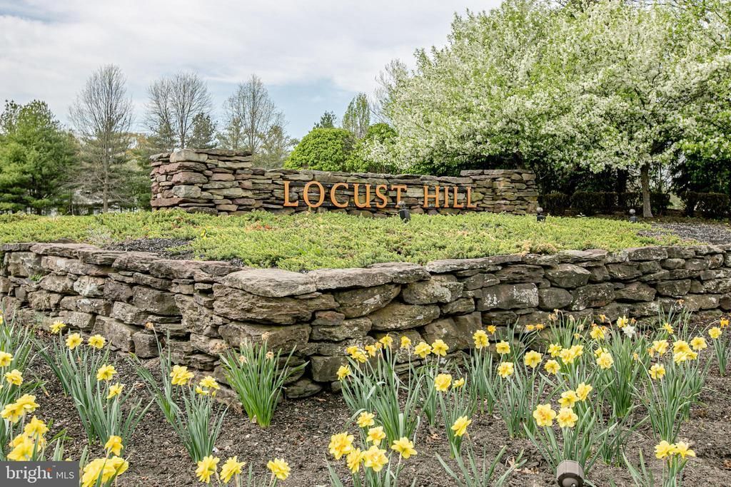 37 Bear Meade Drive, Hamilton, NJ 08691 Main Photo