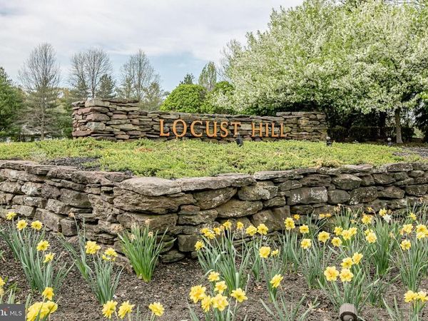 37 BEAR MEADE DRIVE, HAMILTON, NJ 08691