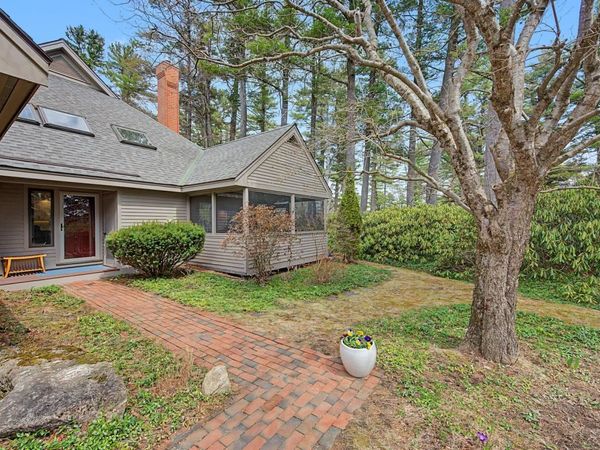 28 The Seasons, New London, NH 03257