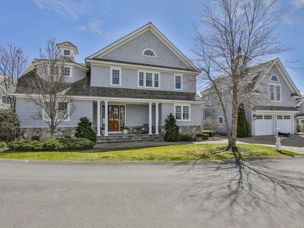 5 Coastline Drive, Mashpee, MA 02649