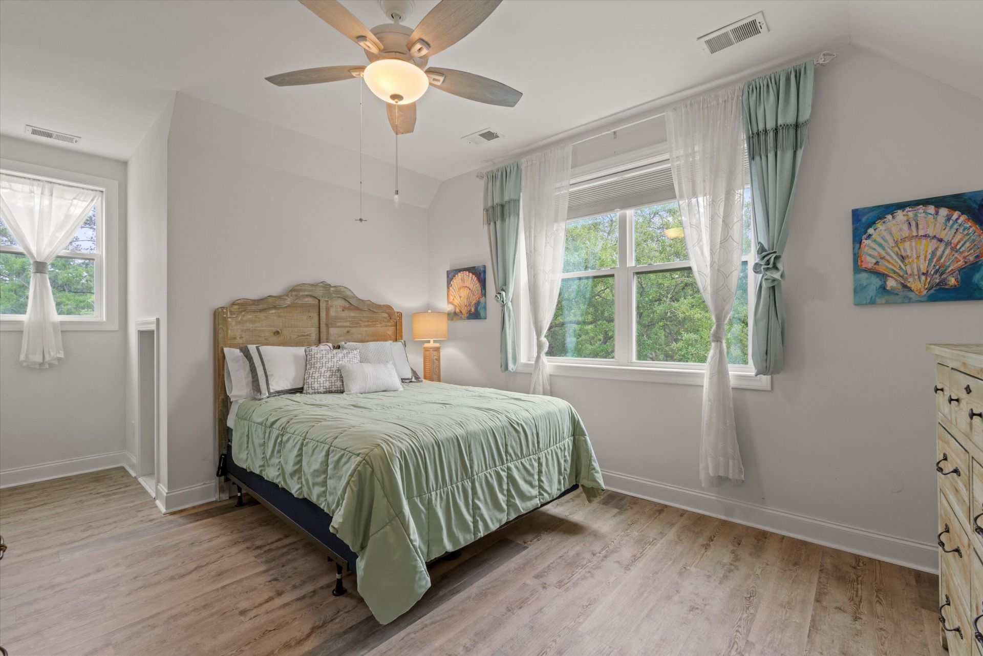 22 E Vista Boulevard Photo 35