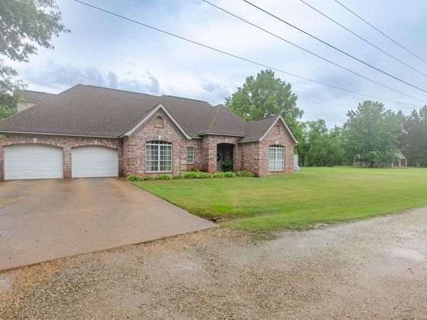 23 Eric Cr., Pontotoc, MS 38863