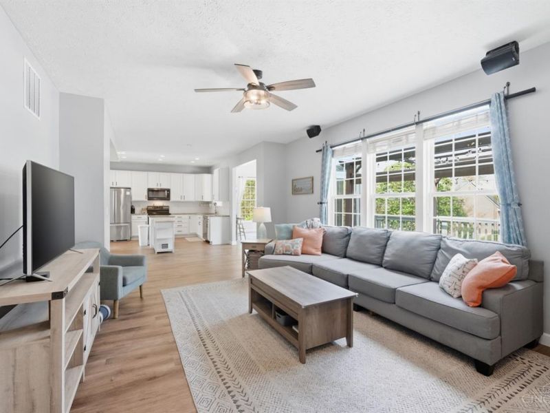 914 Whispering Pine Way, Lebanon, OH 45036 Photo 12