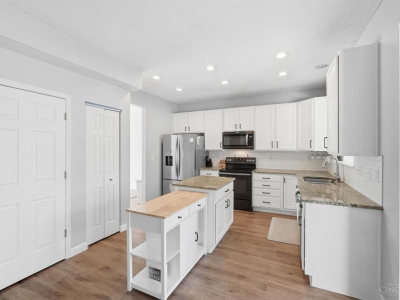 914 Whispering Pine Way, Lebanon, OH 45036 Photo 18