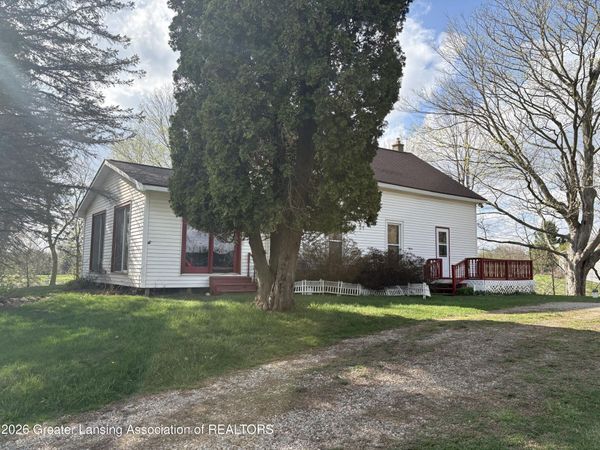 7016 Valley Highway, Vermontville, MI 49096