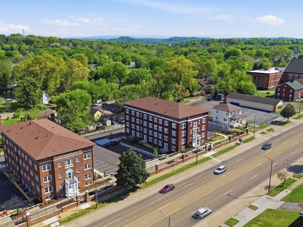 2724 E Magnolia Ave, Knoxville, TN 37914