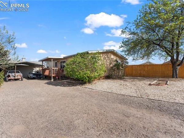 956 S Countryside Lane, Pueblo West, CO 81007
