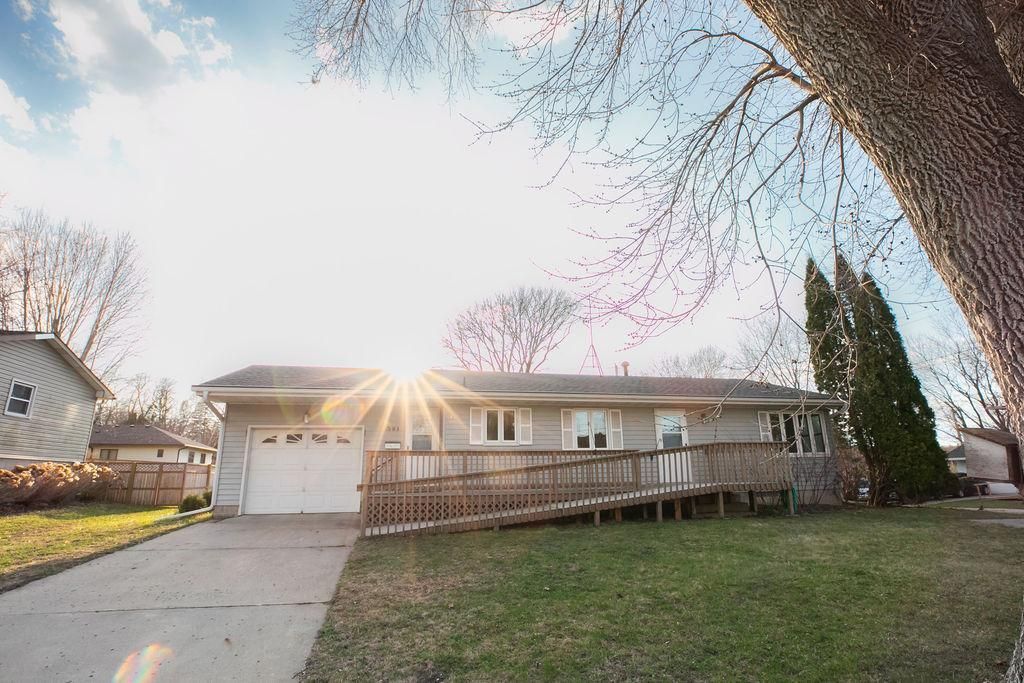 581 Pleasant Street, Dassel, MN 55325