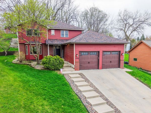 2209 Beacon Dr SW, Rochester, MN 55902