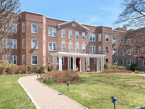 101 Old Mamaroneck Road , Unit 2C5, White Plains, NY 10605