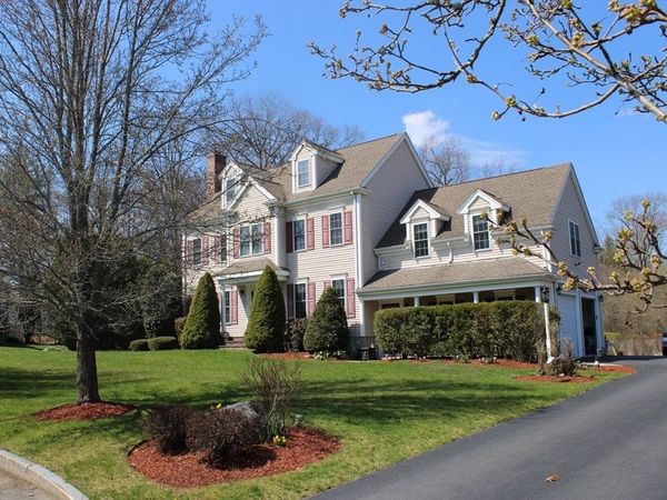 13 Mahoney Circle, Abington, MA 02351