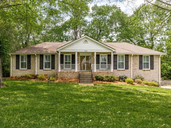 1525 Lipscomb Dr , Brentwood, TN 37027
