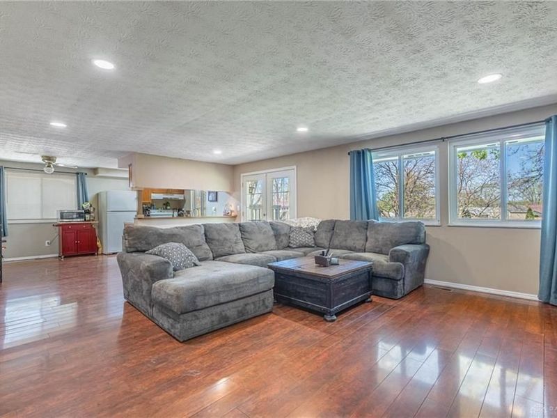 4933 Arrowview Drive, Huber Heights, OH 45424 Photo 4