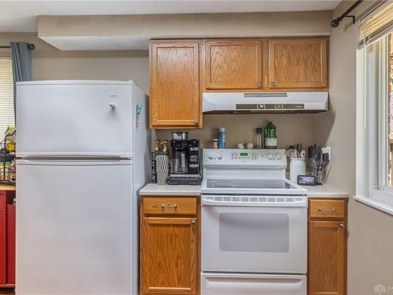 4933 Arrowview Drive, Huber Heights, OH 45424 Photo 9