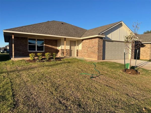 908 Hazy Brook Circle, Chickasha, OK 73018