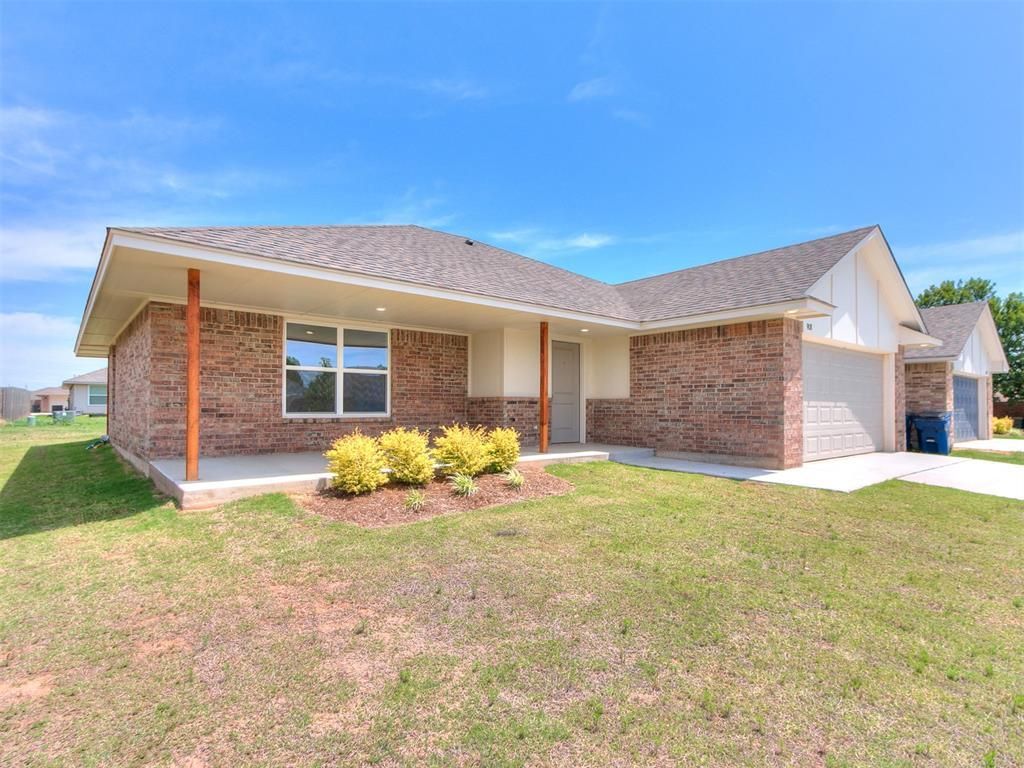908 Hazy Brook Circle, Chickasha, OK 73018 Main Photo