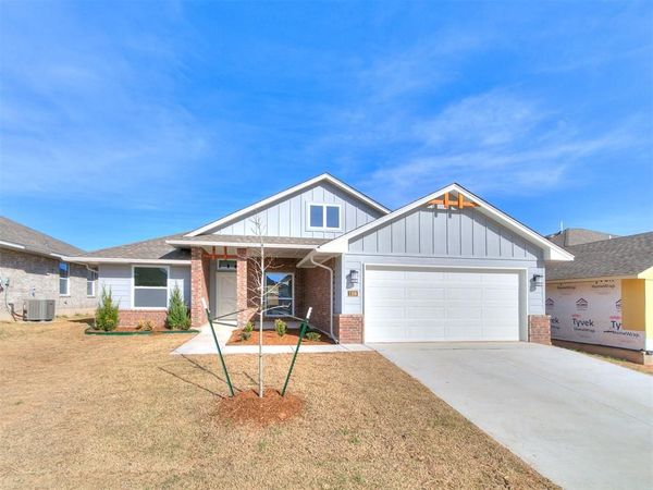 1108 Redwood Creek Drive, Yukon, OK 73099