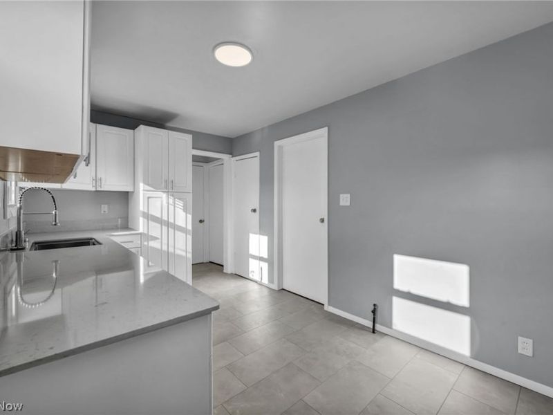 12316 Upper Sunset Drive, Garfield Heights, OH 44125 Photo 10