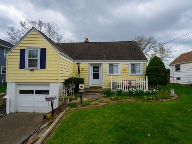 2743 Lincoln Way NW, Massillon, OH 44647 Photo 1