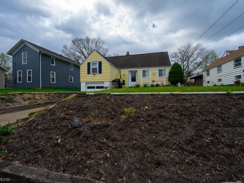 2743 Lincoln Way NW, Massillon, OH 44647 Photo 2