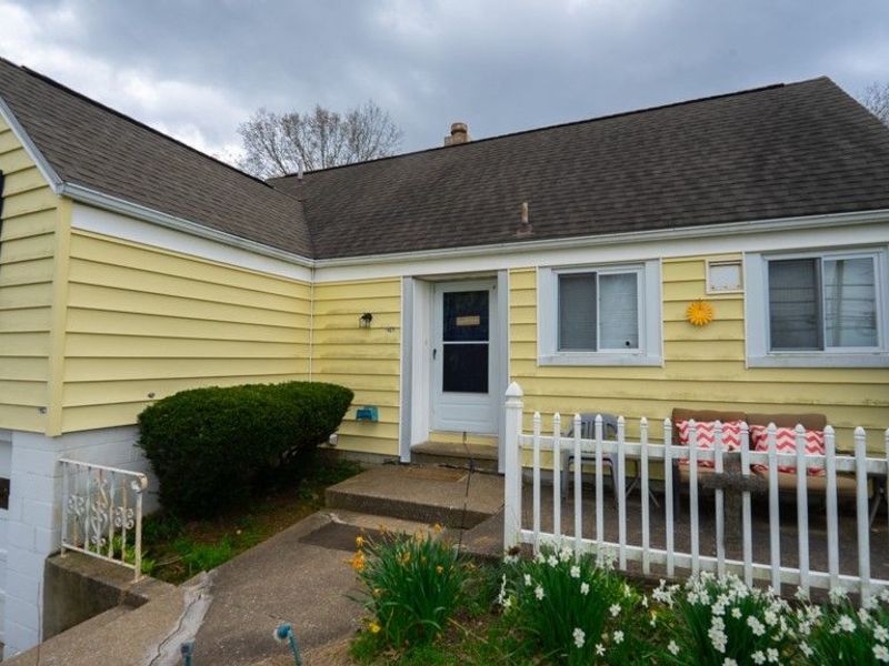 2743 Lincoln Way NW, Massillon, OH 44647 Photo 3