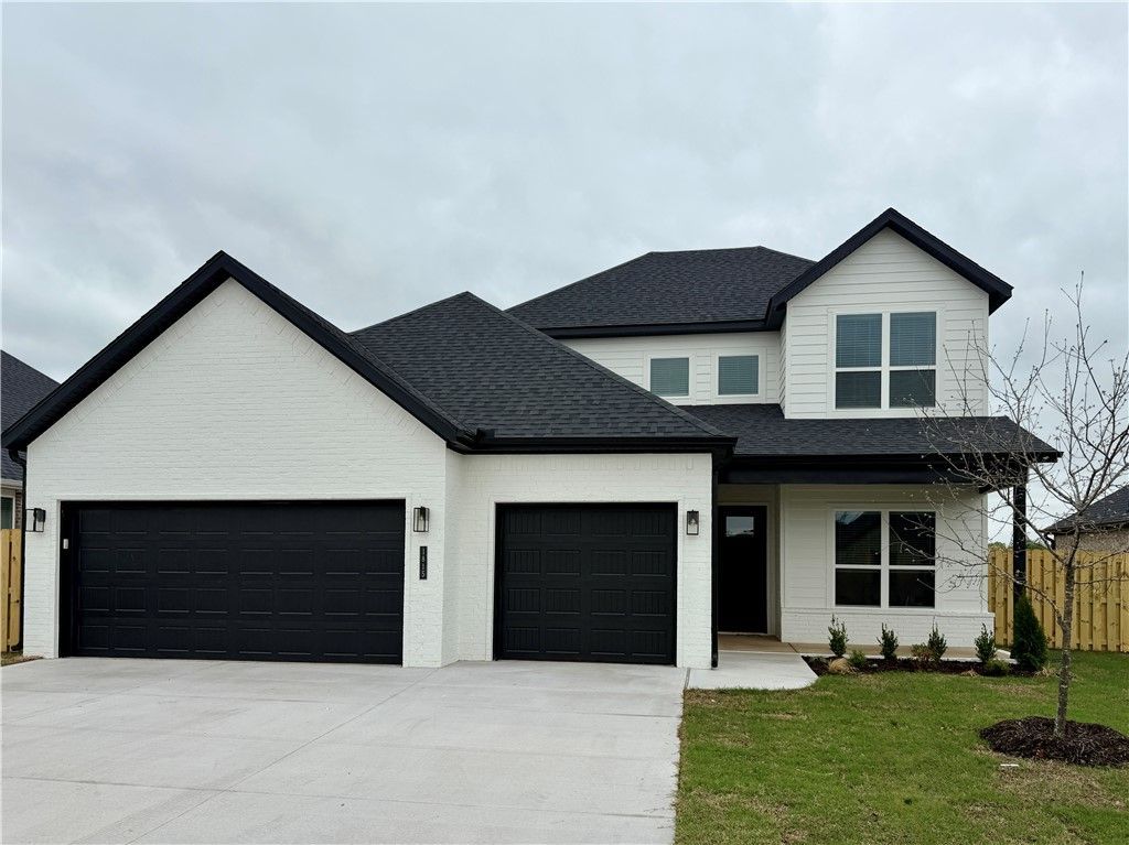 1815 Farmer Street , Pea Ridge, AR 72751 Main Photo