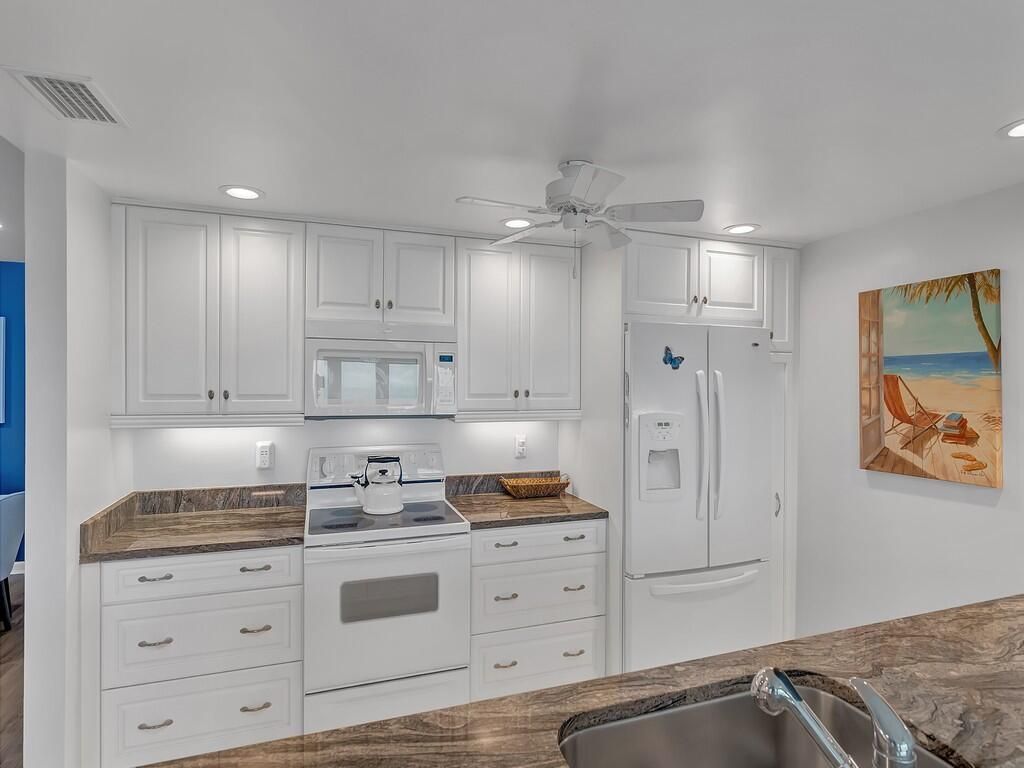 1700 Ocean Drive, Unit 306, Vero Beach, FL 32963 Photo