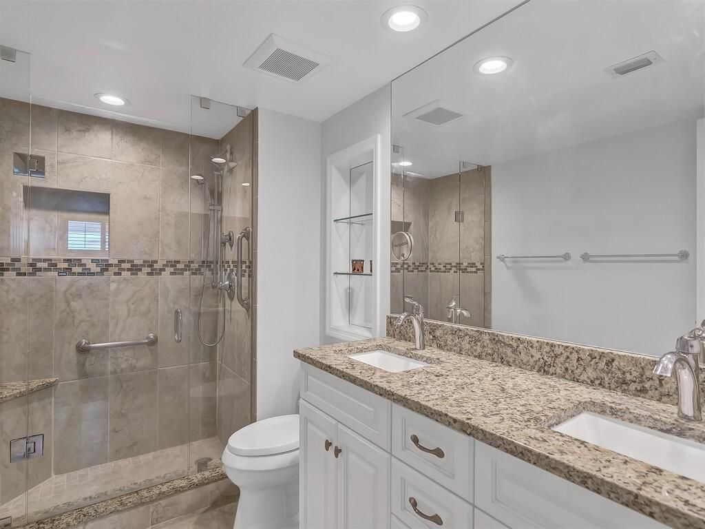 1700 Ocean Drive, Unit 306, Vero Beach, FL 32963 Photo