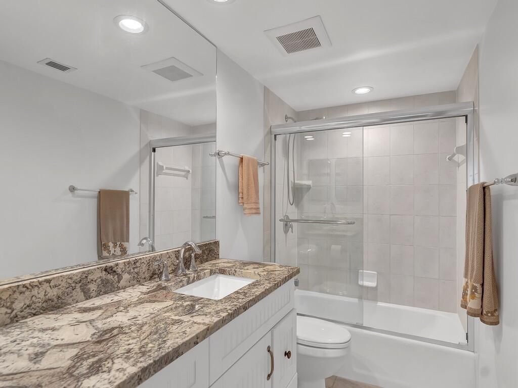 1700 Ocean Drive, Unit 306, Vero Beach, FL 32963 Photo