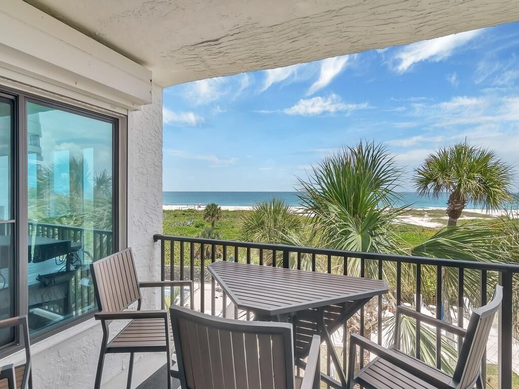 1700 Ocean Drive, Unit 306, Vero Beach, FL 32963 Photo
