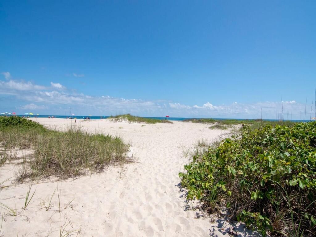 1700 Ocean Drive, Unit 306, Vero Beach, FL 32963 Photo